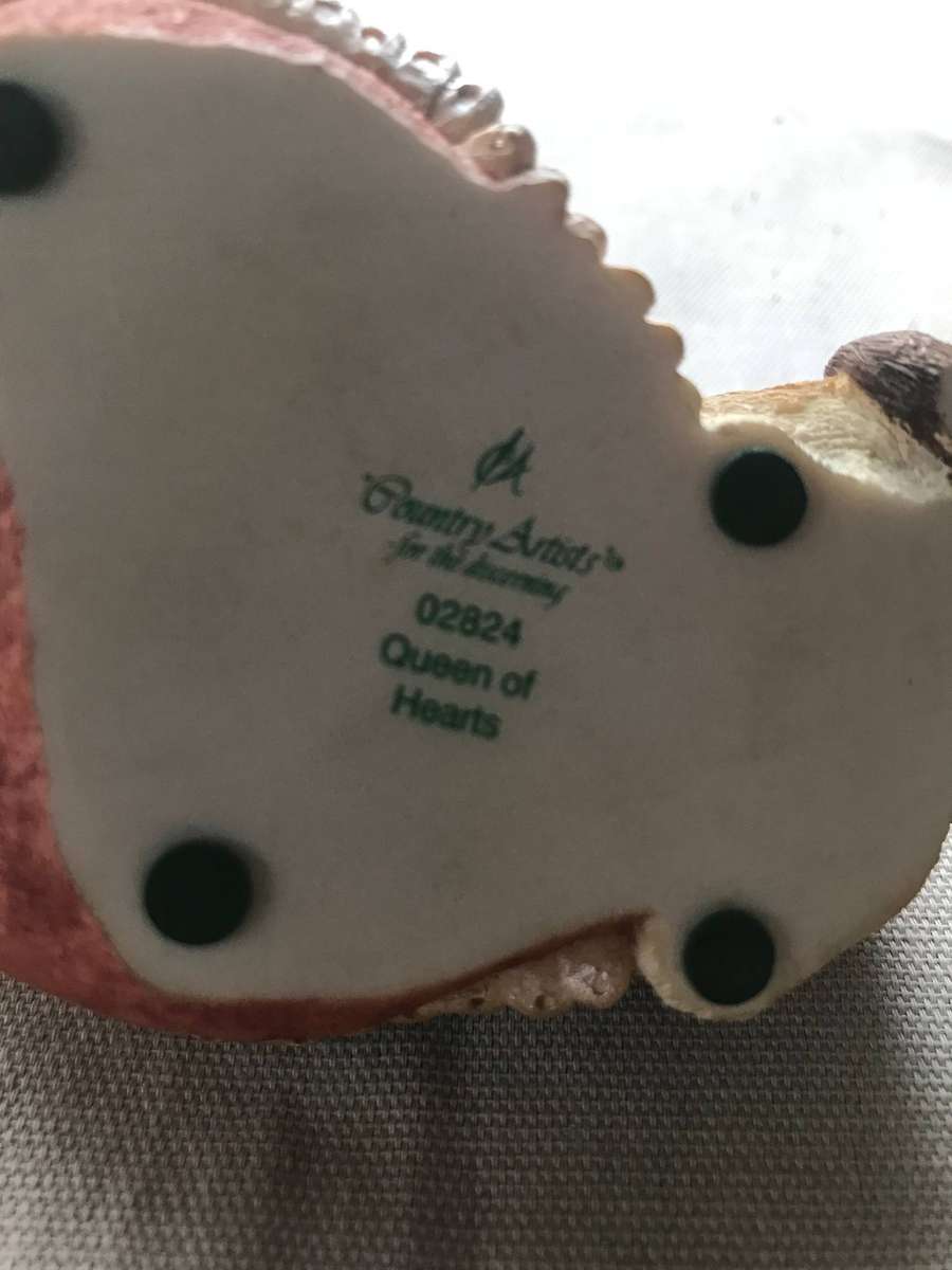 COUNTRY ARTISTS CAT FIGURINE - QUEEN OF HEARTS # 02824 * CRAZY R1 START *