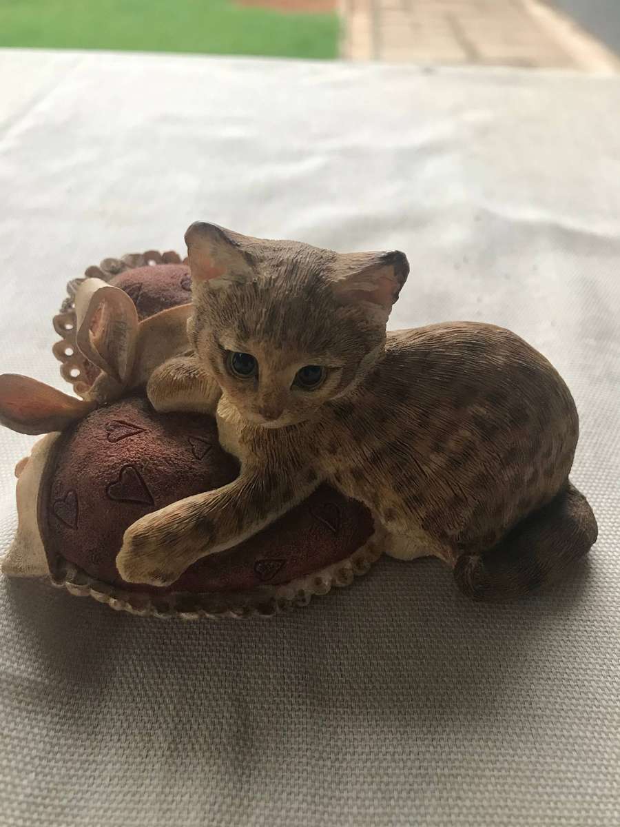 COUNTRY ARTISTS CAT FIGURINE - QUEEN OF HEARTS # 02824 * CRAZY R1 START *