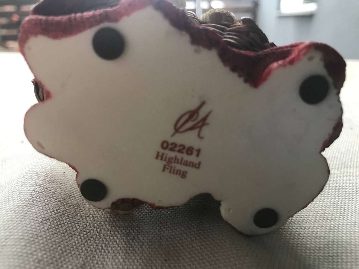 COUNTRY ARTISTS FIGURINE - SCOTTISH TERRIERS - HIGHLAND FLING # 02261  *CRAZY R1 START *