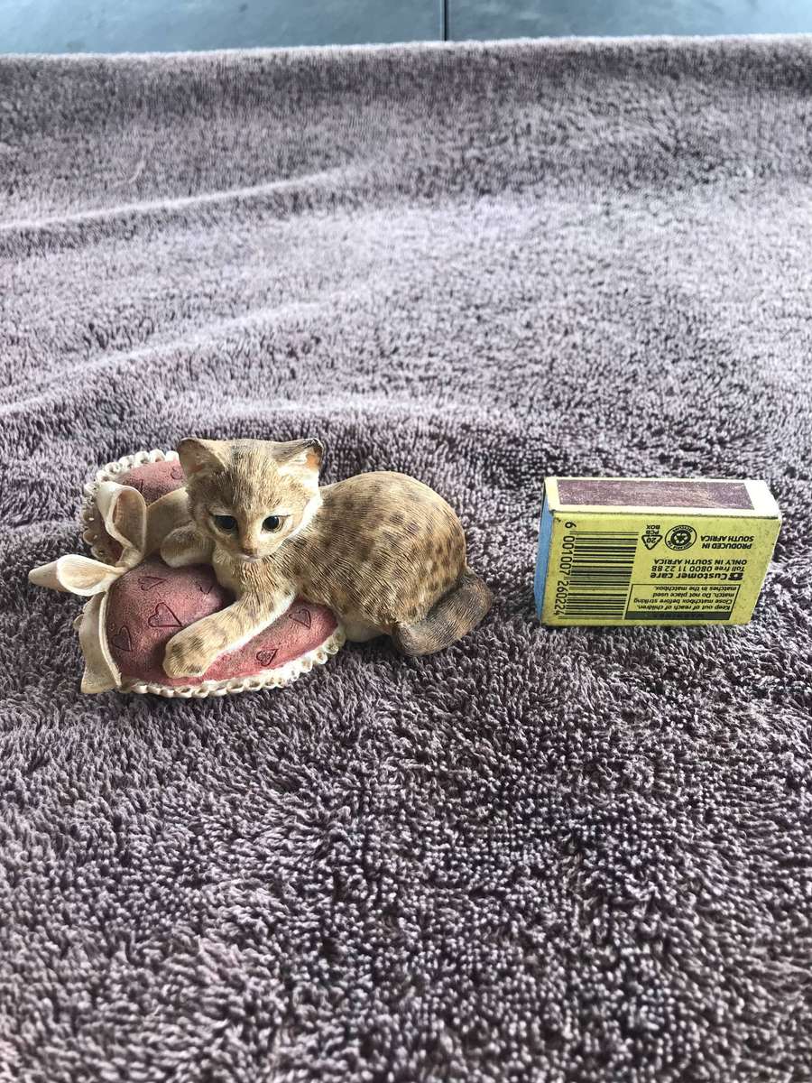 COUNTRY ARTISTS CAT FIGURINE - QUEEN OF HEARTS # 02824 * CRAZY R1 START *