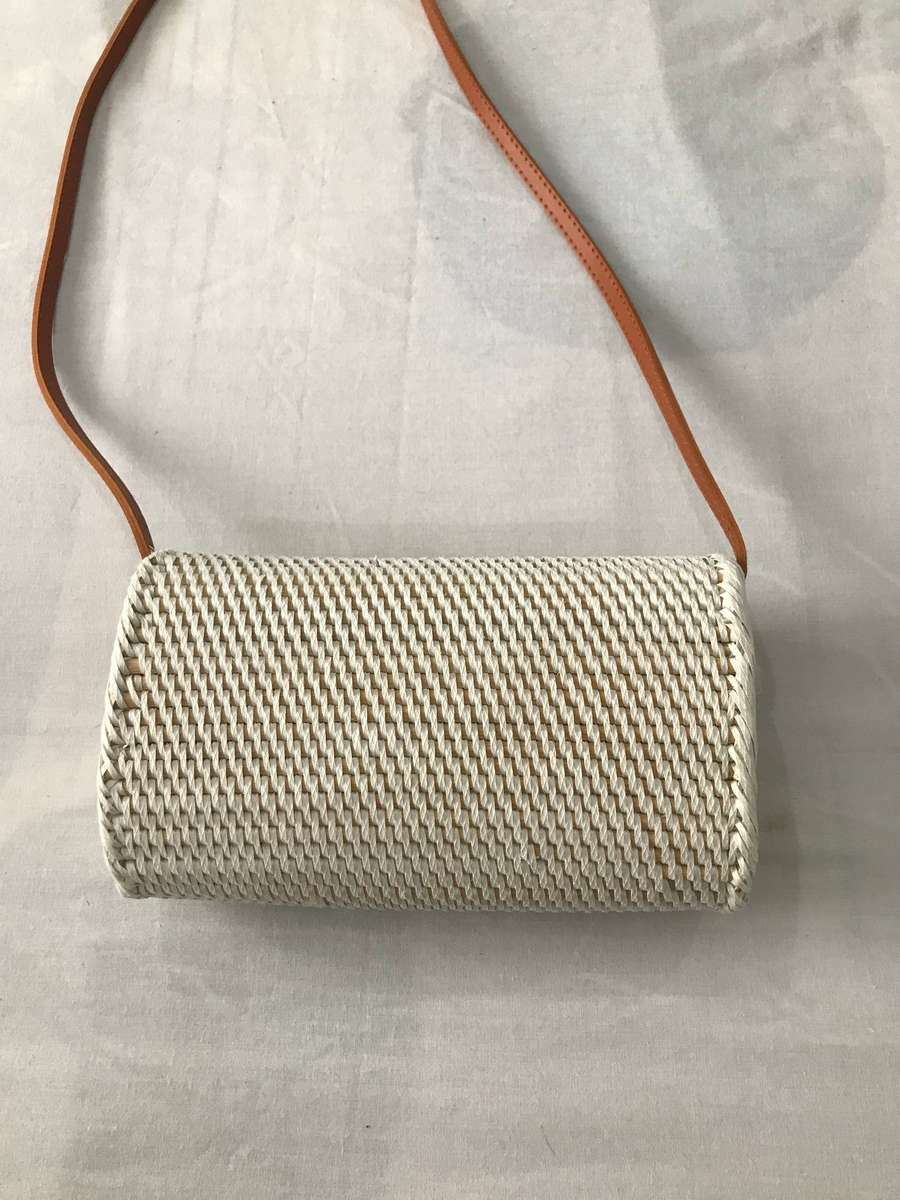 * LADIES MINI HANDBAGS * RATTAN WOVEN * LEATHER STRAPS & LATCH * CRAZY R1 START *