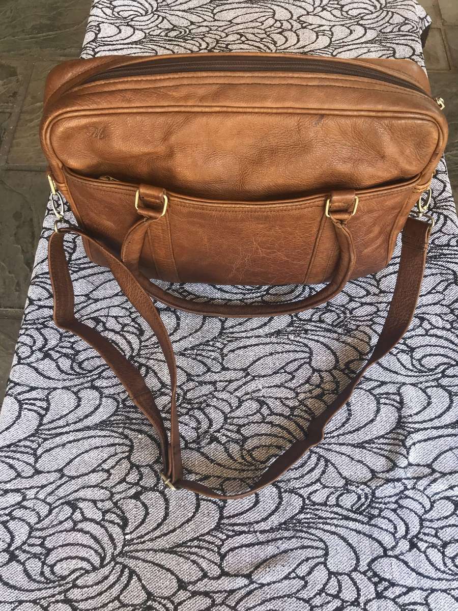 * LADIES SHOULDER BAG * FULL LEATHER * TAN COLOUR * A MUST VIEW * CRAZY R1 START *