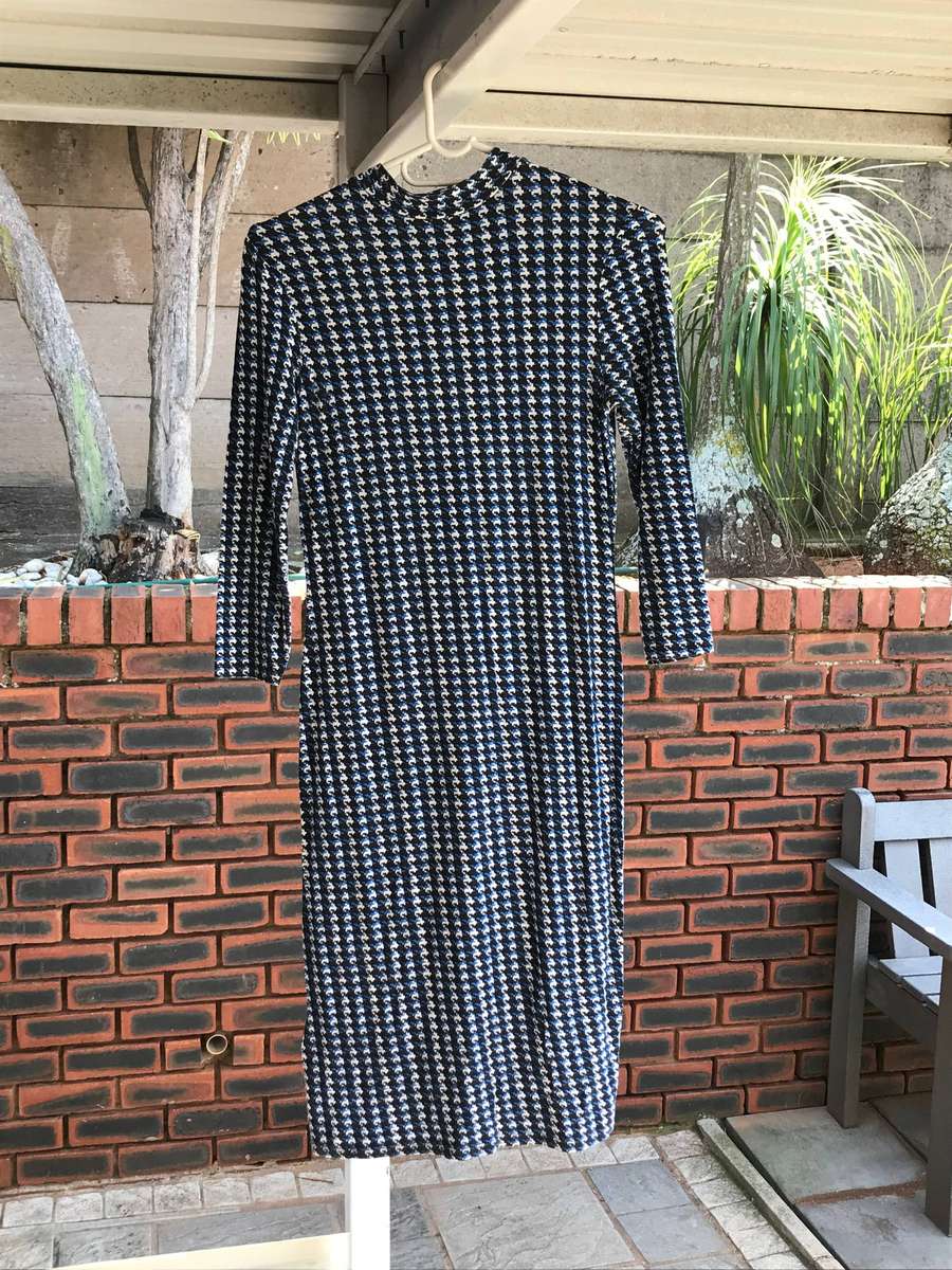 * LADIES DRESSES x 4 * ALL SIZE S * WOOLWORTHS CLOTHING * CRAZY R1 START *