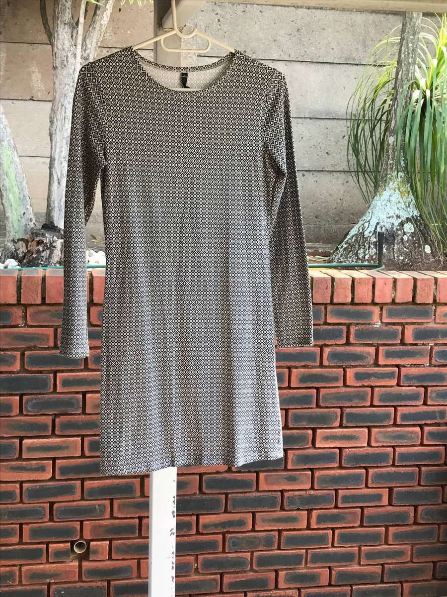 * LADIES DRESSES x 4 * ALL SIZE S * WOOLWORTHS CLOTHING * CRAZY R1 START *