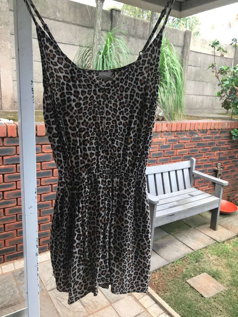 * LADIES MIXED CLOTHING * SIZES S AND M * A MUST VIEW * CRAZY R1 START *