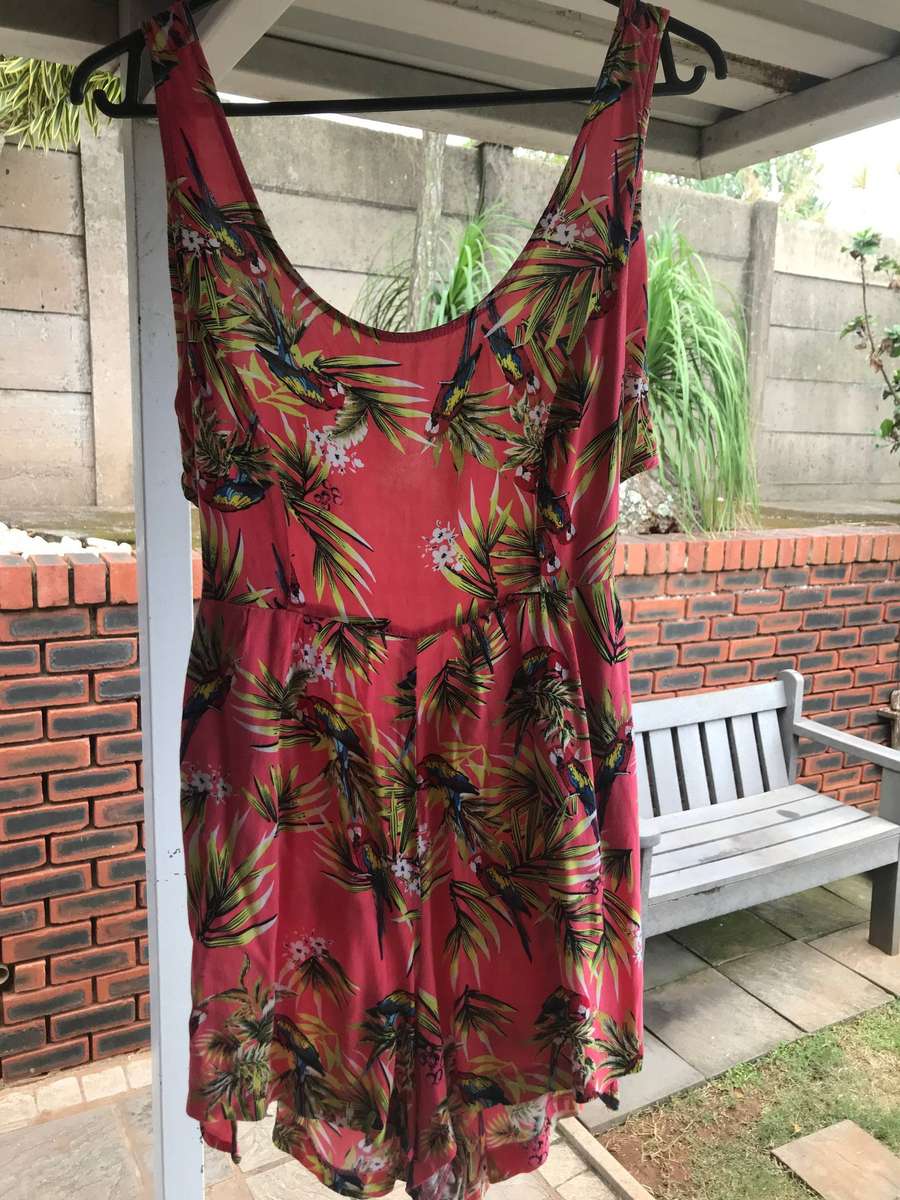 * LADIES MIXED CLOTHING * SIZES S AND M * A MUST VIEW * CRAZY R1 START *