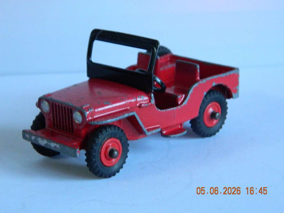 DINKY TOYS  -  25y  -   UNIVERSAL JEEP
