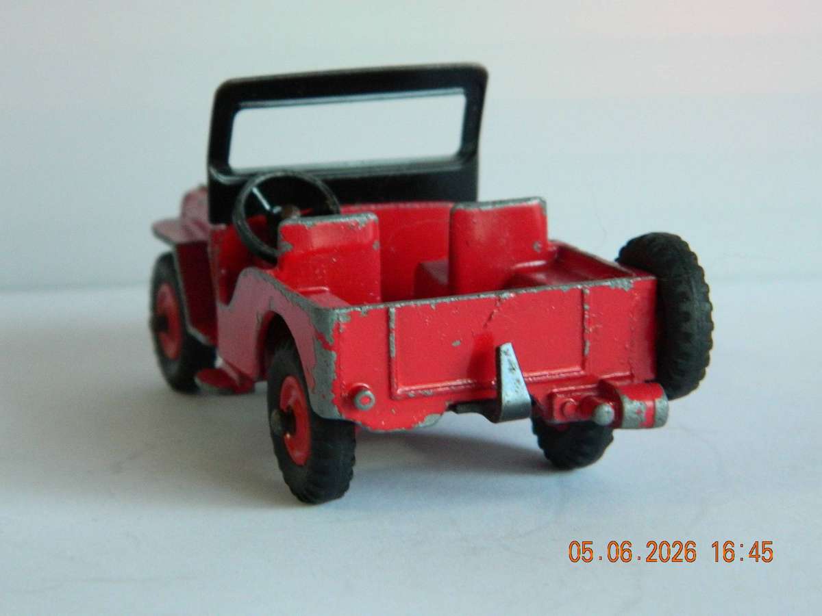 DINKY TOYS  -  25y  -   UNIVERSAL JEEP