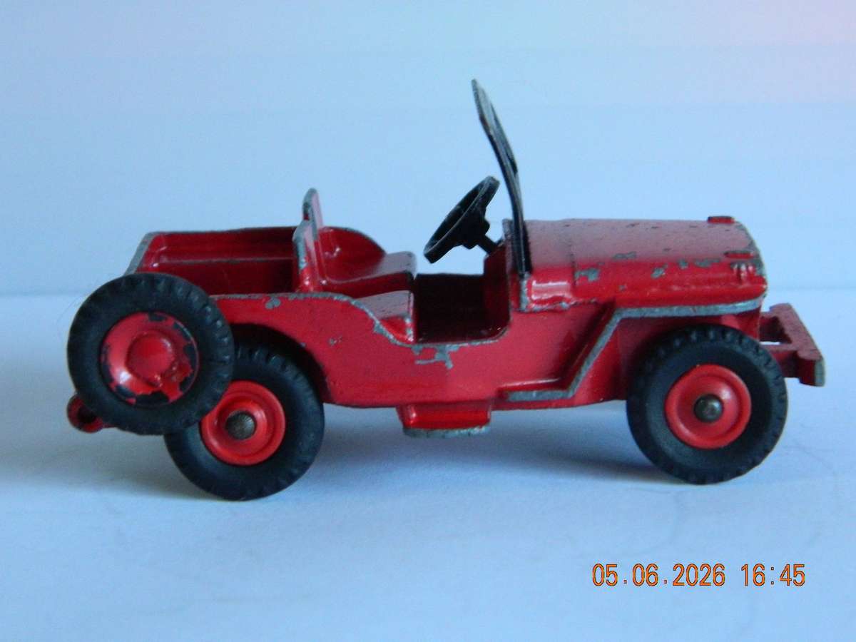 DINKY TOYS  -  25y  -   UNIVERSAL JEEP