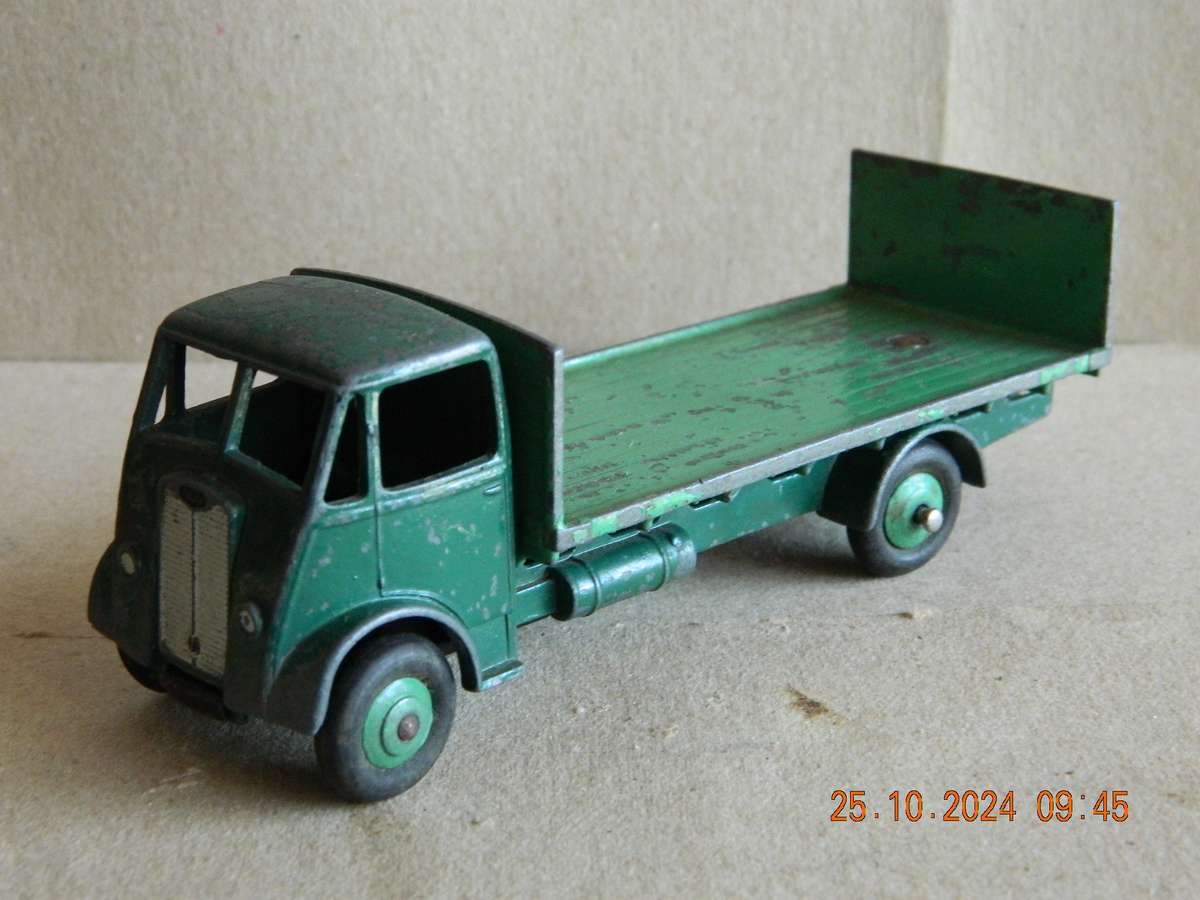 DINKY  SUPERTOYS   -  -   GUY VAN