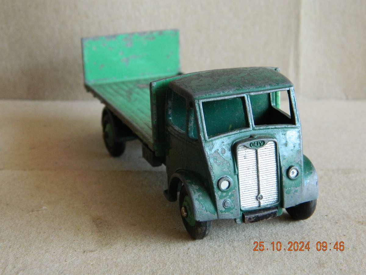 DINKY  SUPERTOYS   -  -   GUY VAN