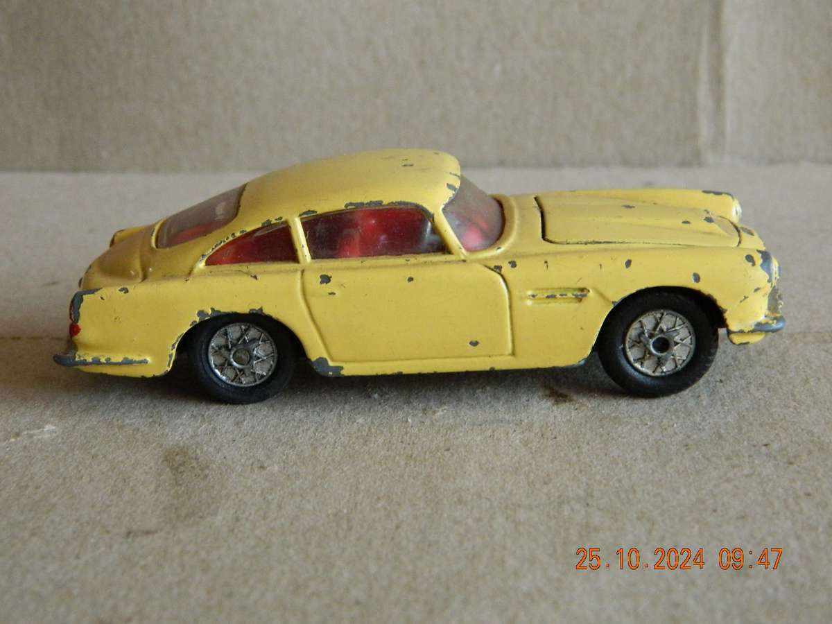 CORGI TOYS   -  218 -   ASTON MARTIN D.B. 4