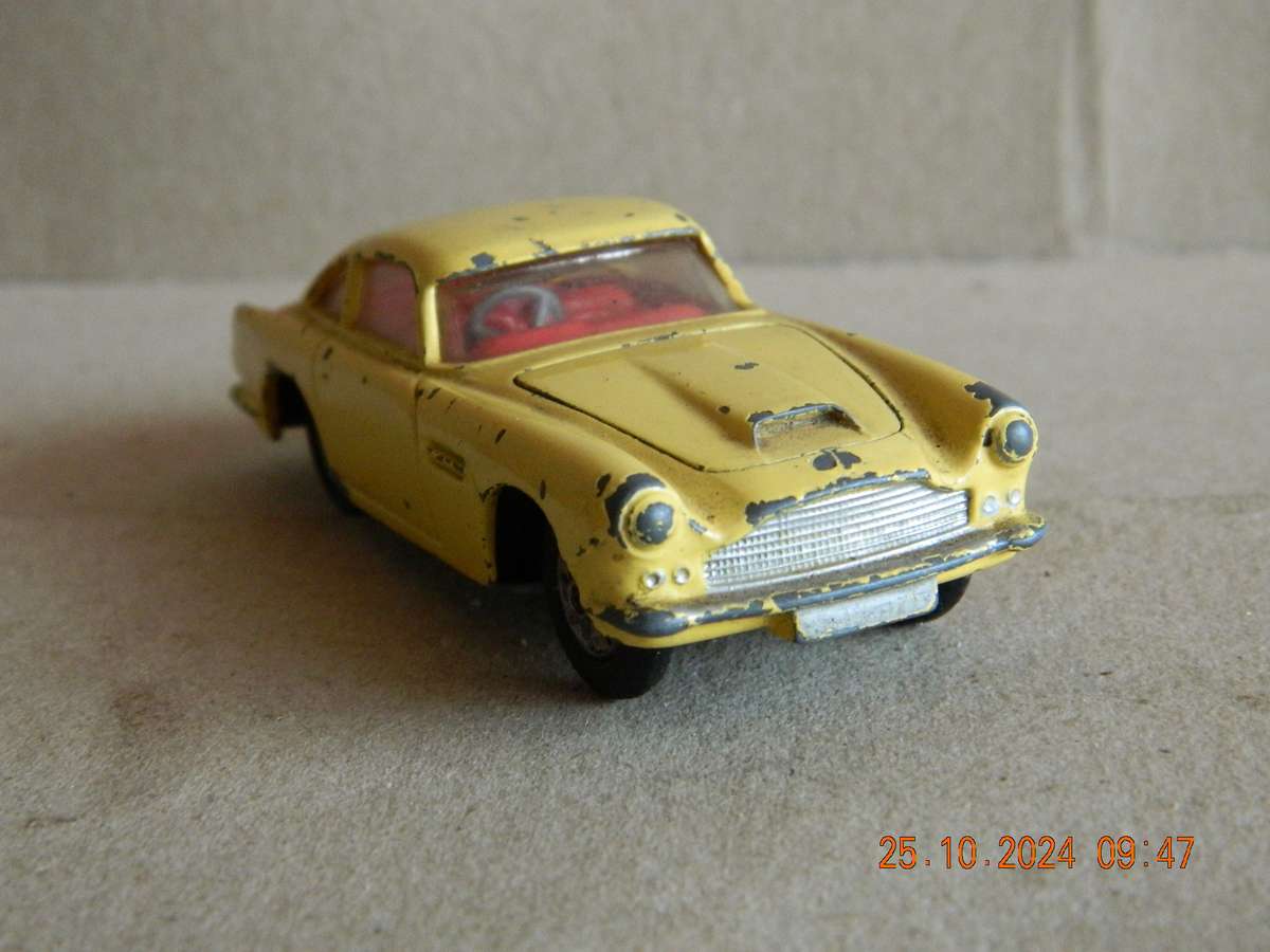CORGI TOYS   -  218 -   ASTON MARTIN D.B. 4