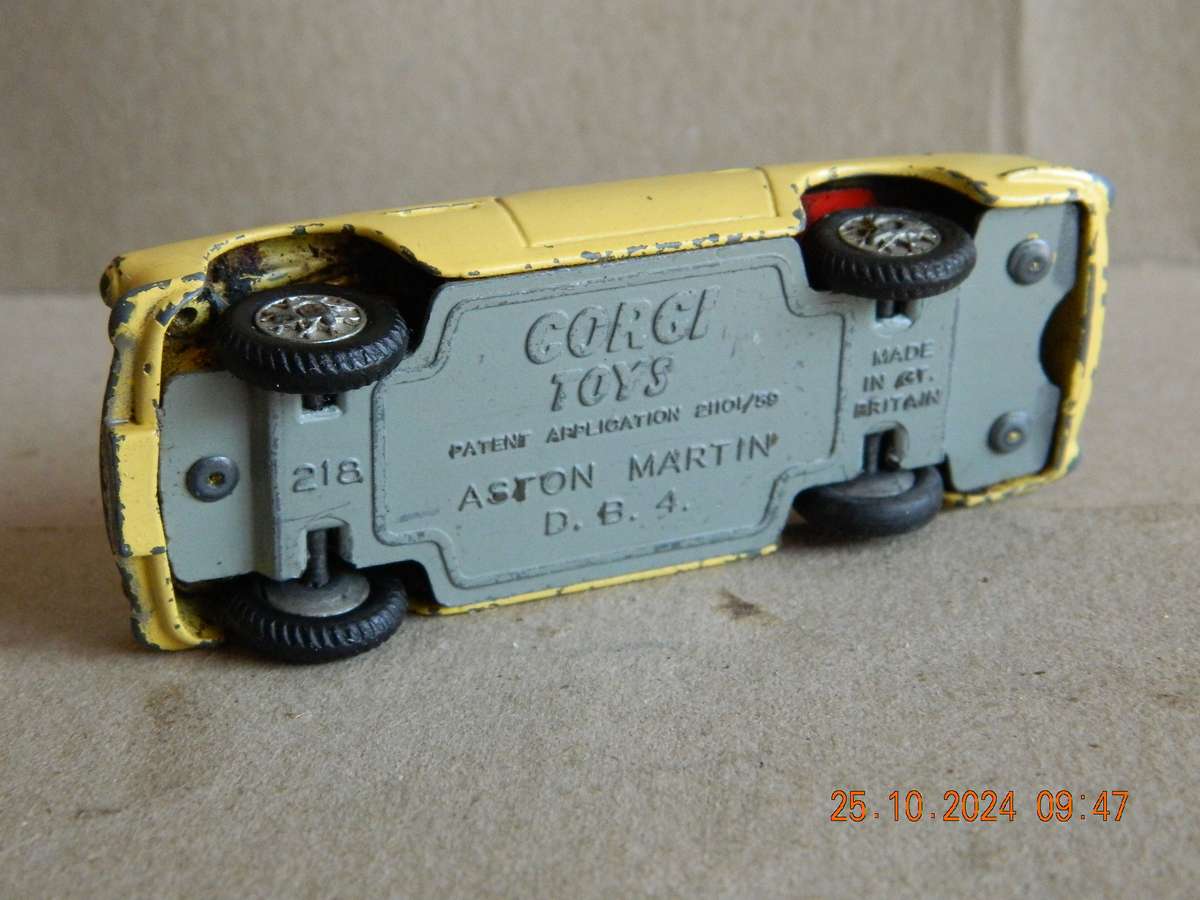 CORGI TOYS   -  218 -   ASTON MARTIN D.B. 4