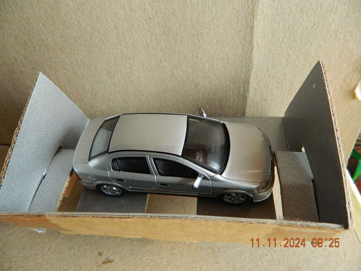 DICKIE-SCHUCO  -   OPEL ASTRA