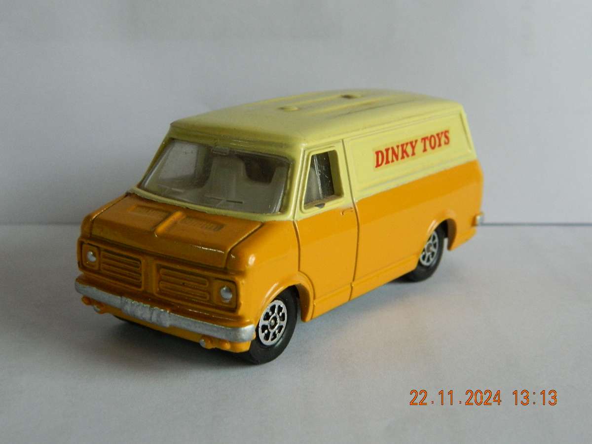 DINKY TOYS  -   -  BEDFORD VAN   'DINKY TOYS'