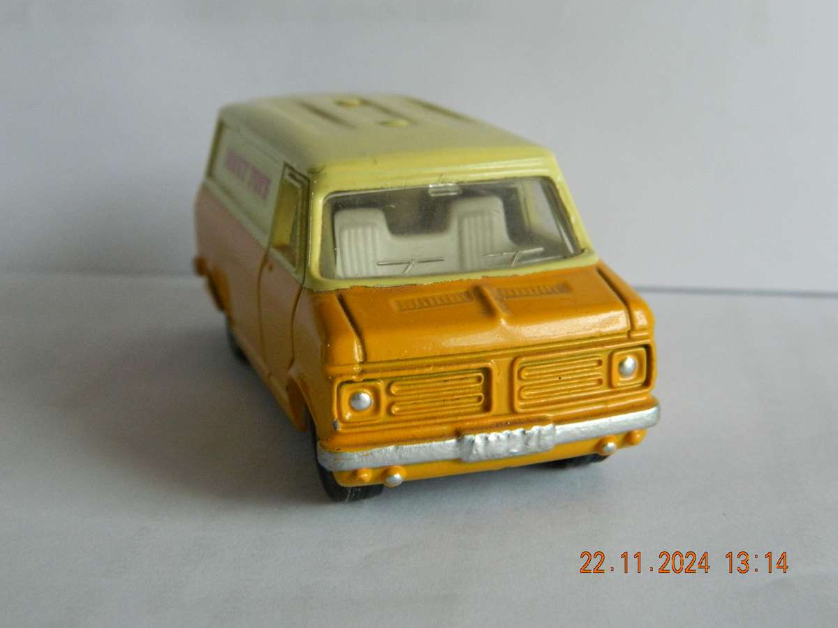 DINKY TOYS  -   -  BEDFORD VAN   'DINKY TOYS'