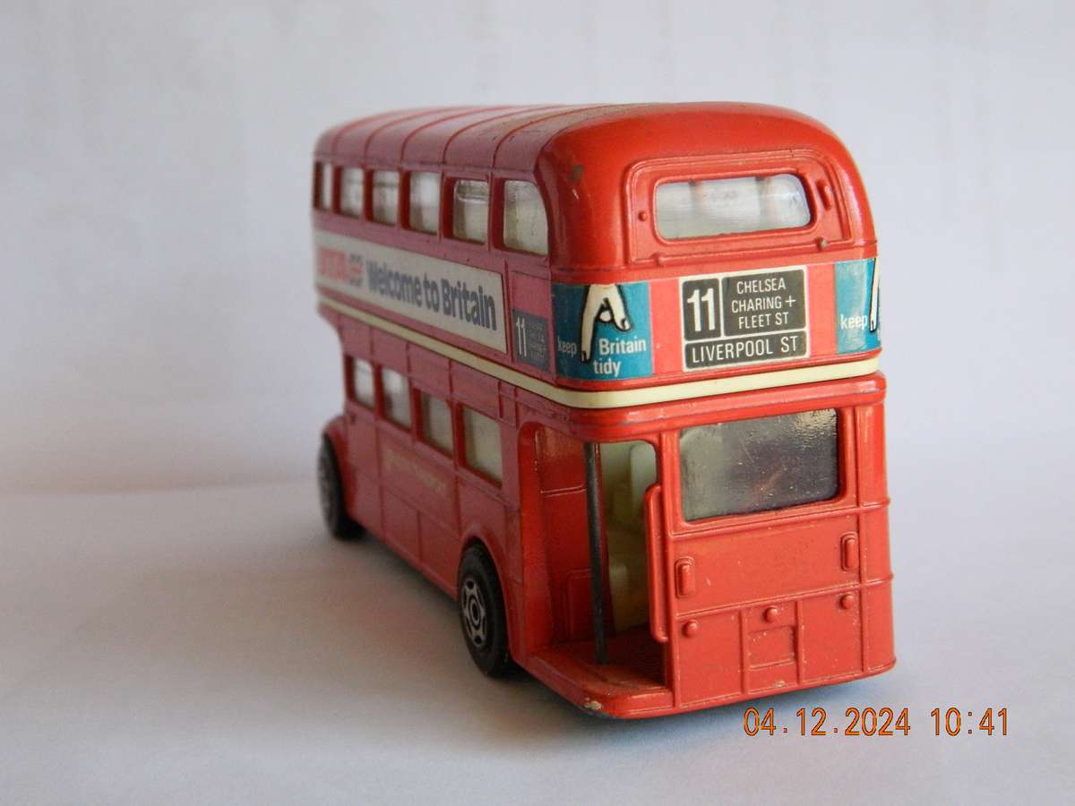 CORGI TOYS  -   -  LONDON TRANSPORT - 'ROUTEMASTER'