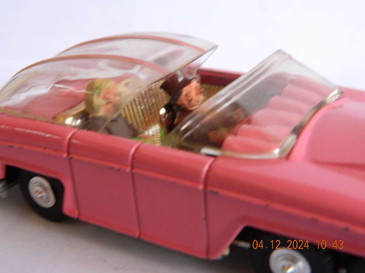 DINKY TOYS  -  100  -  LADY PENELOPE'S FAB 1 - THUNDERBIRDS  (VERY RARE)