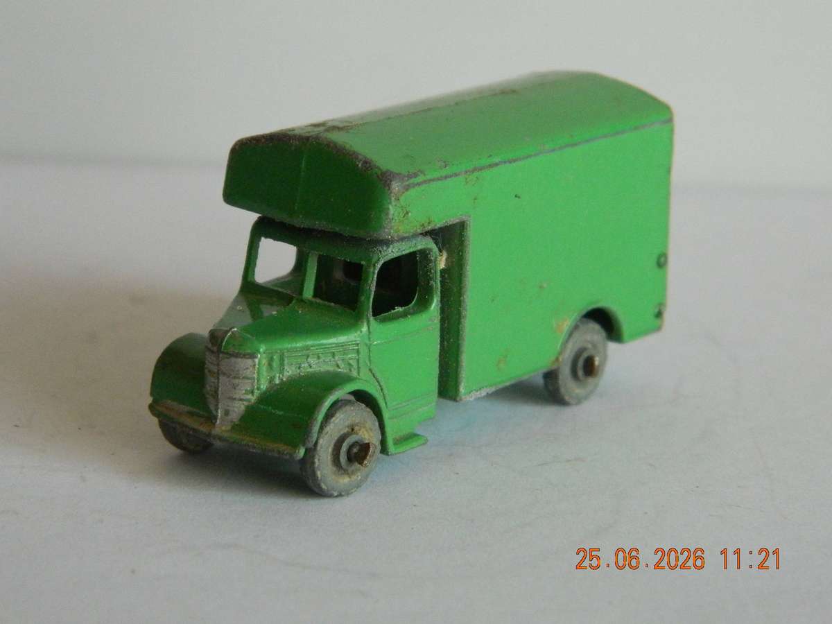 MATCHBOX  SERIES  -  17A  -   REMOVALS SERVICE TRUCK