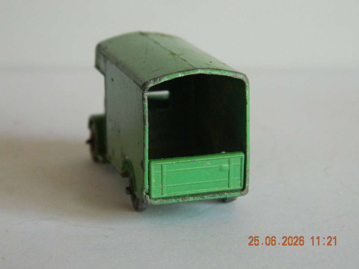 MATCHBOX  SERIES  -  17A  -   REMOVALS SERVICE TRUCK