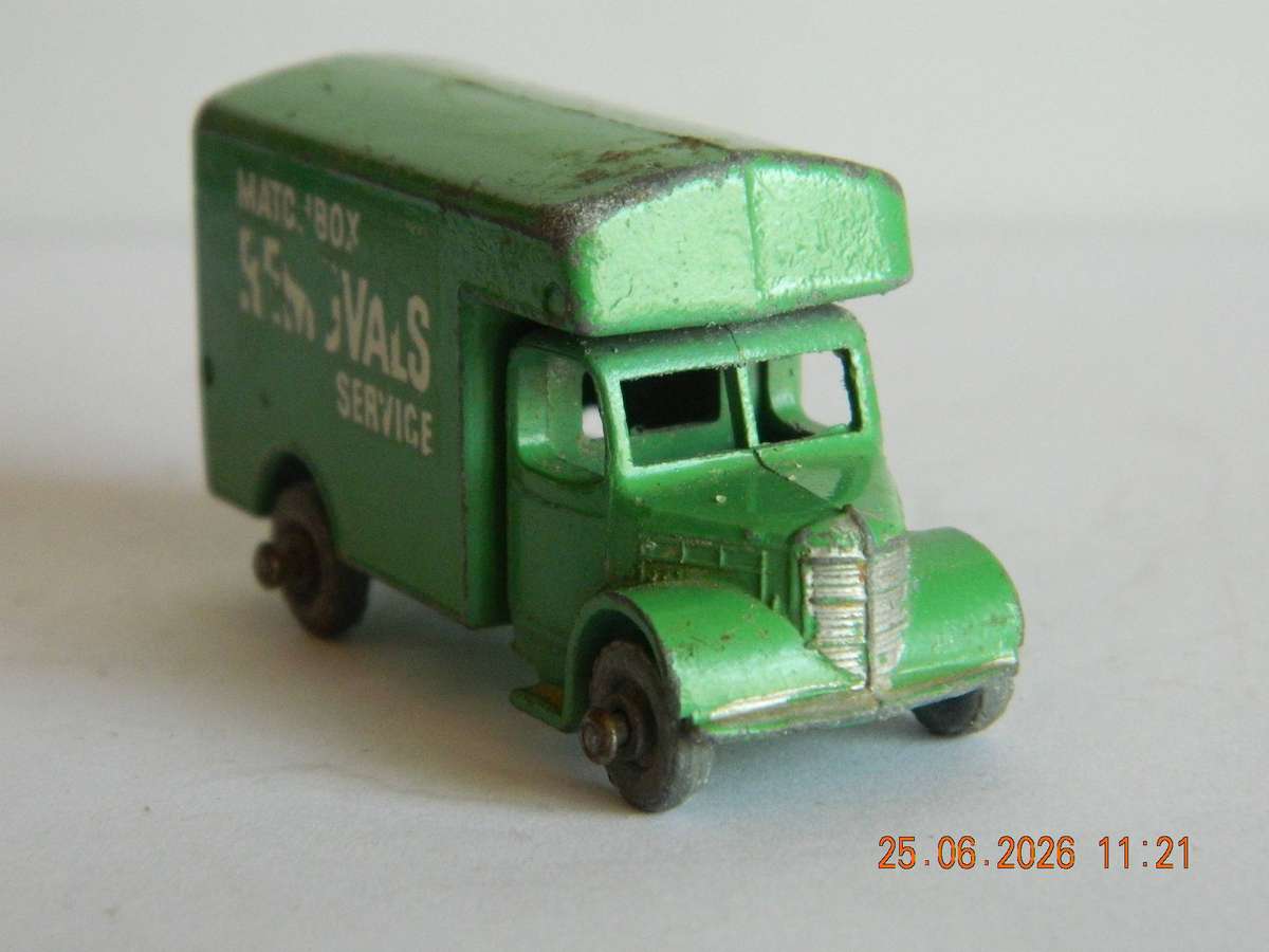 MATCHBOX  SERIES  -  17A  -   REMOVALS SERVICE TRUCK