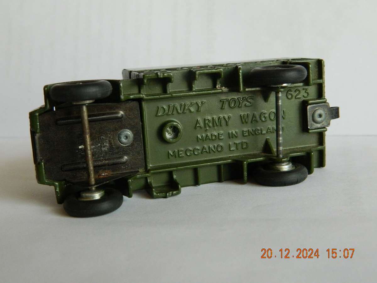 DINKY TOYS  -  623  -  ARMY COVERED WAGON
