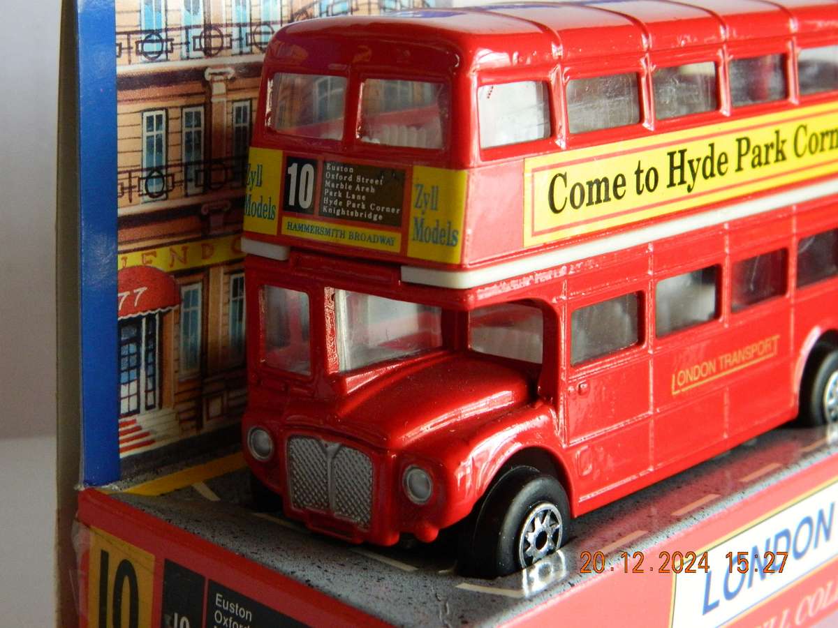 ZYLMEX  -  10  -   THE ROUTEMASTER  -  LONDON BUS