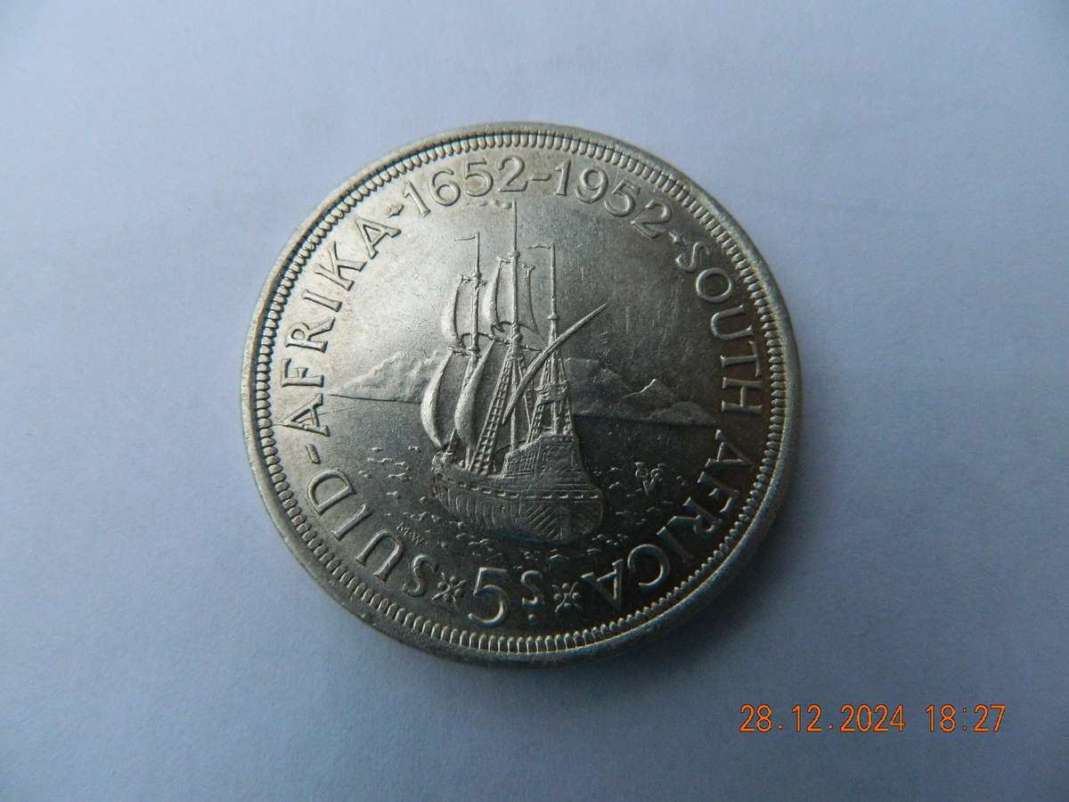 S. A. UNION   5 SHILLING  COIN  -  1952