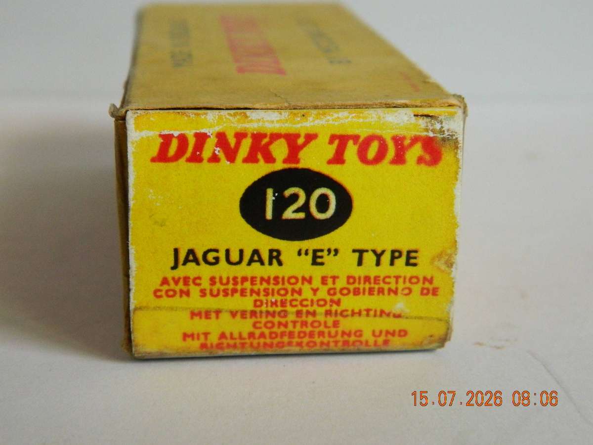 DINKY TOY  -  120  -  'E' TYPE JAGUAR