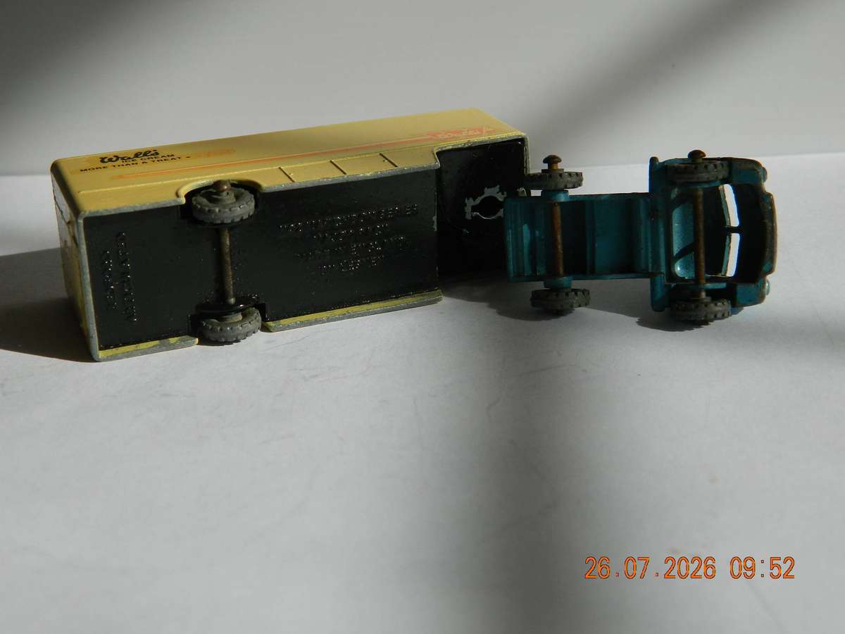 MATCHBOX  SERIES MAJOR PACK  -  M 2  -  BEDFORD ARTICULATED TRUCK