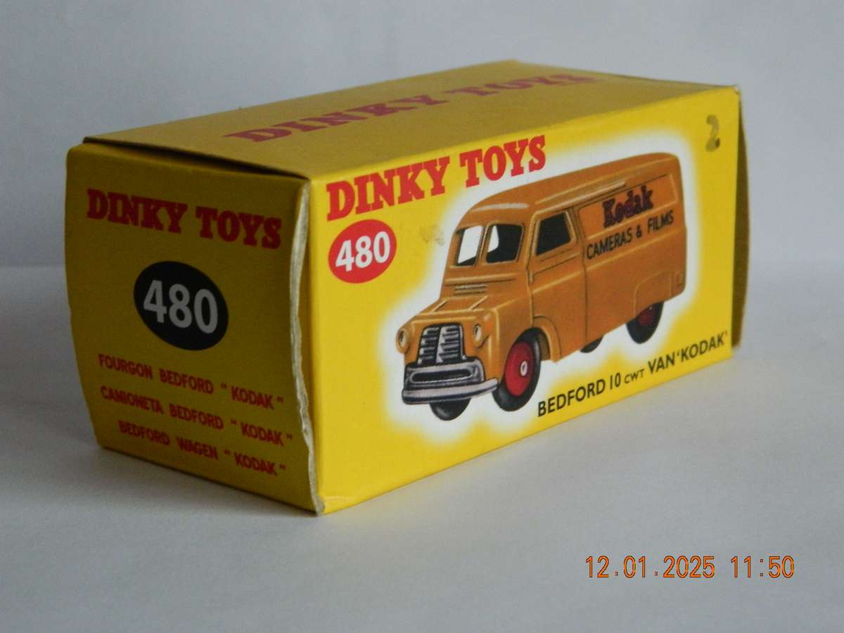 DEAGOSTINI - DINKY TOYS  -  480  -  BEDFORD 10CWT. 'KODAK'  VAN
