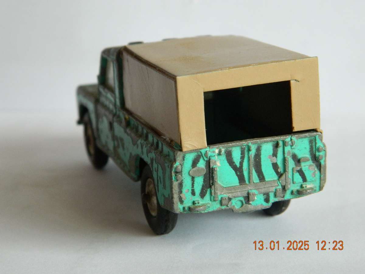 CORGI TOYS -  -   LAND ROVER  -  SAFARI