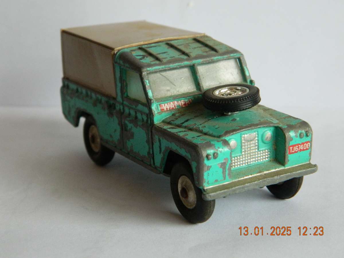 CORGI TOYS -  -   LAND ROVER  -  SAFARI