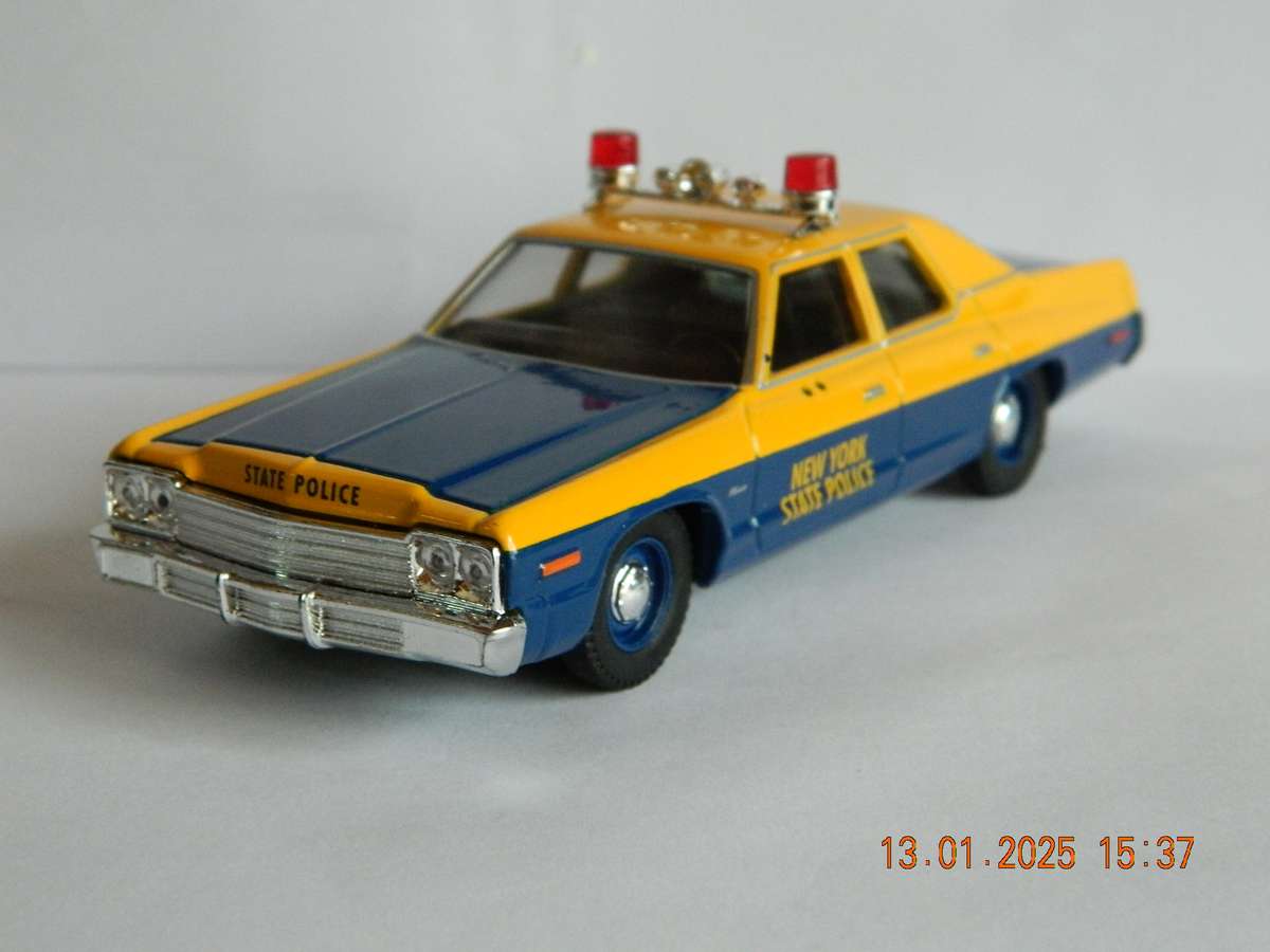 CORGI  -   US06006  -  DODGE MONACO  -  NEW YORK STATE POLICE