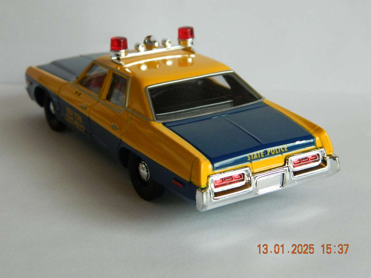 CORGI  -   US06006  -  DODGE MONACO  -  NEW YORK STATE POLICE