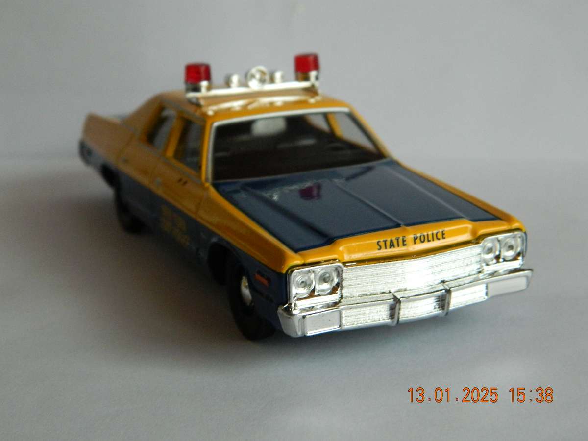 CORGI  -   US06006  -  DODGE MONACO  -  NEW YORK STATE POLICE