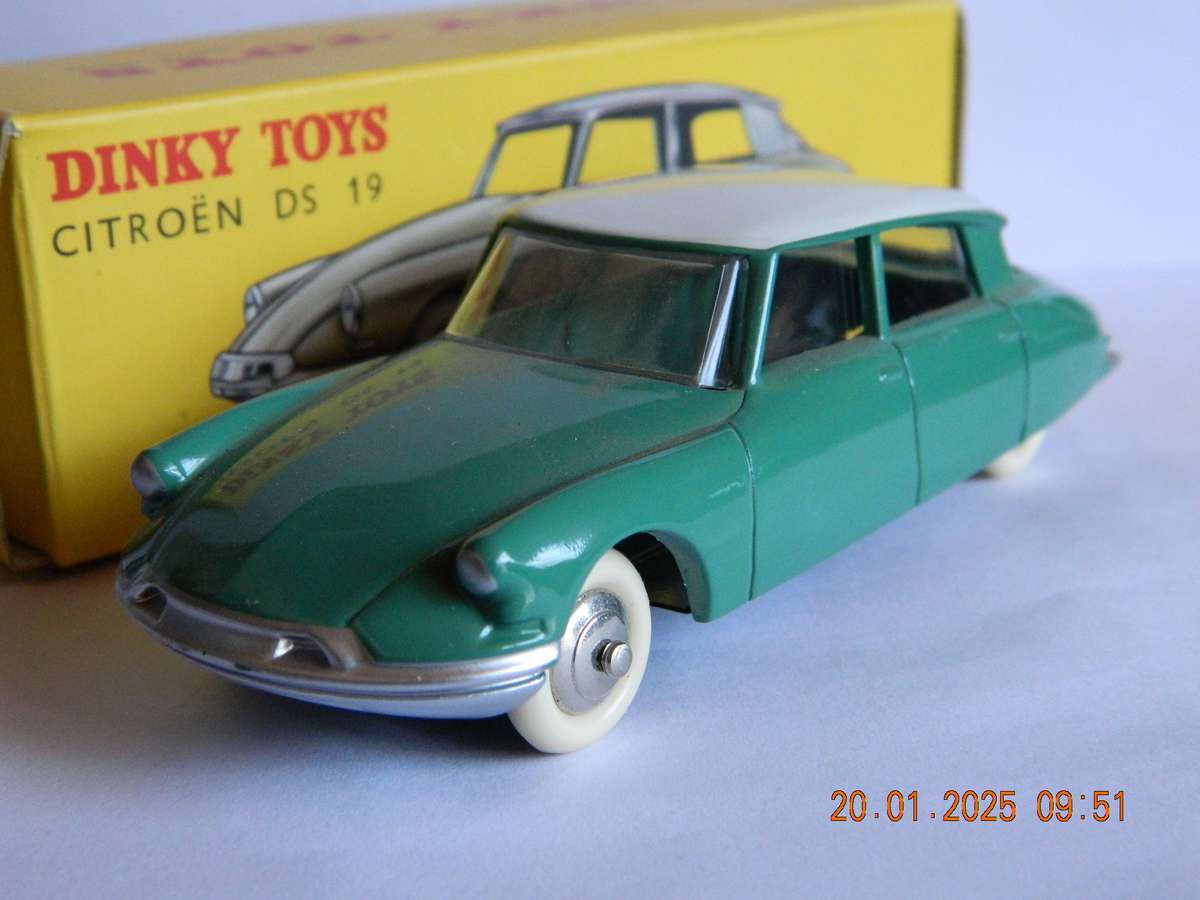 DEAGOSTINI - DINKY TOYS  -  24 CP  -  CITROEN DS 19