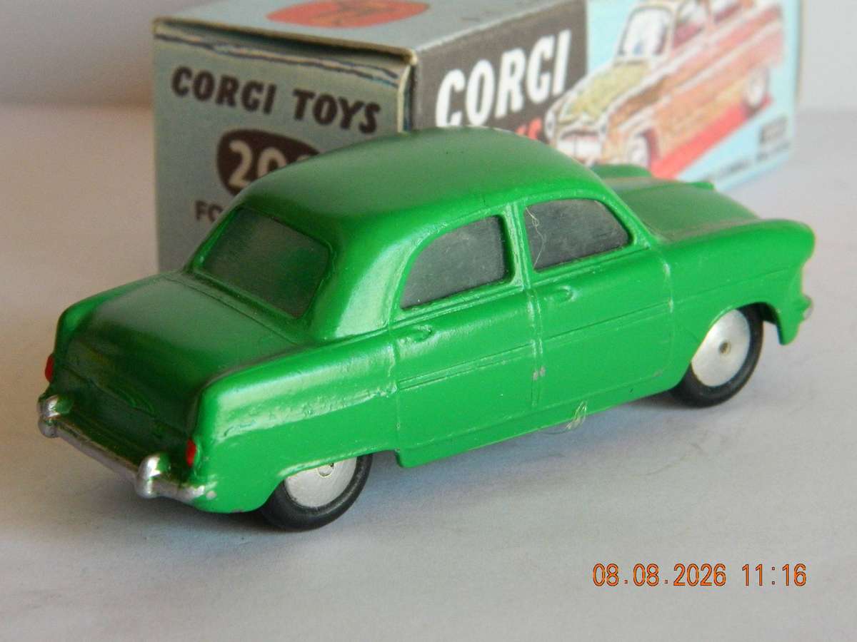 CORGI TOYS  -  200  -  FORD CONSUL