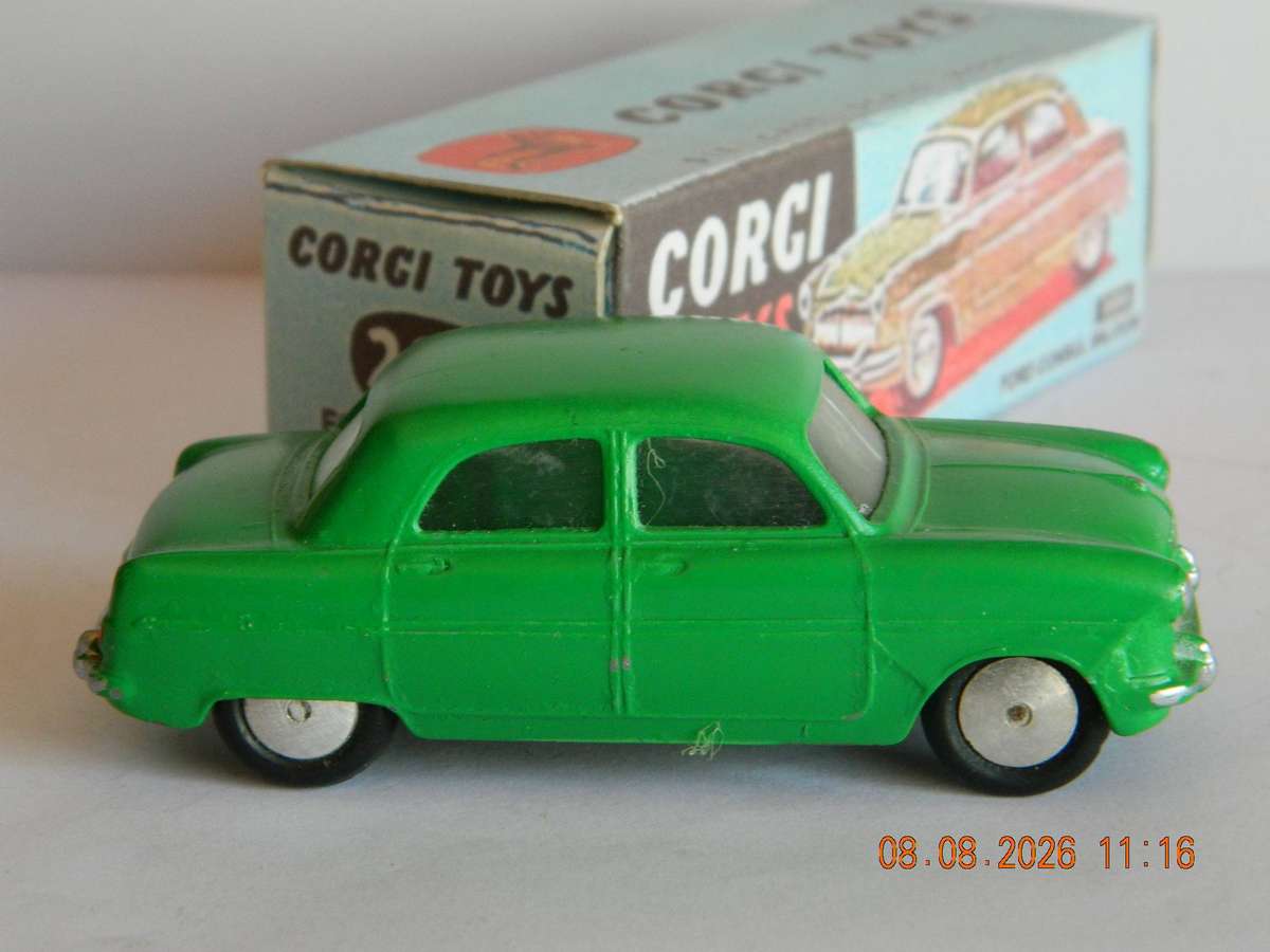 CORGI TOYS  -  200  -  FORD CONSUL