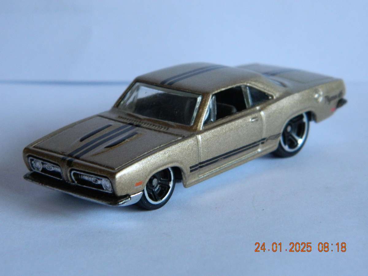 HOTWHEELS   -    -    1968 PLYMOUTH - BARRACUDA FORMULA S