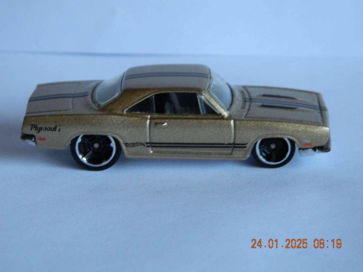 HOTWHEELS   -    -    1968 PLYMOUTH - BARRACUDA FORMULA S