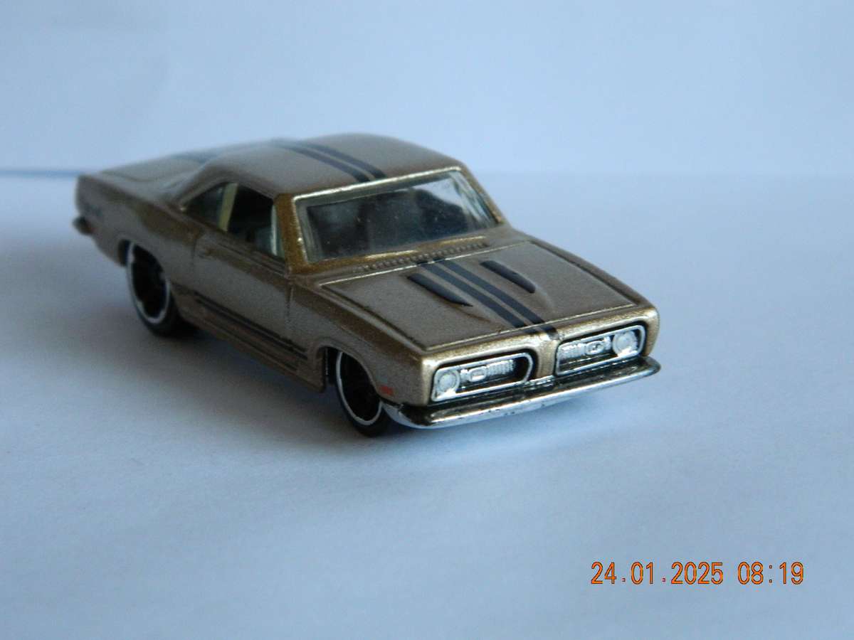 HOTWHEELS   -    -    1968 PLYMOUTH - BARRACUDA FORMULA S