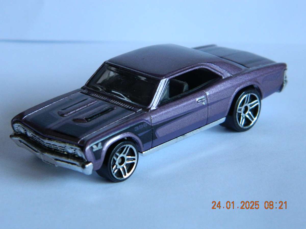 HOTWHEELS  -   1967 CHEVELLE