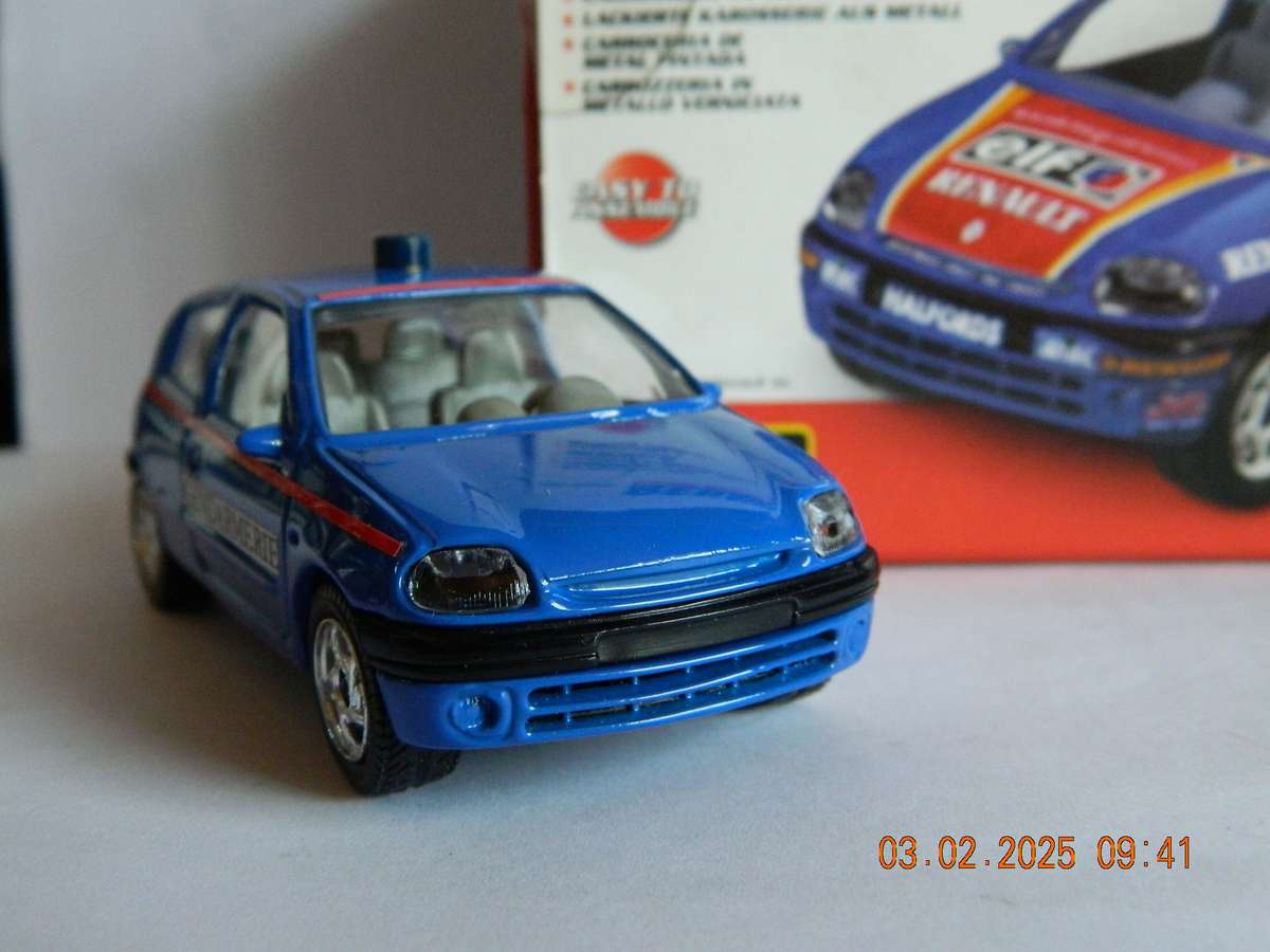 BBURAGO  -  49010  -  RENAULT CLIO