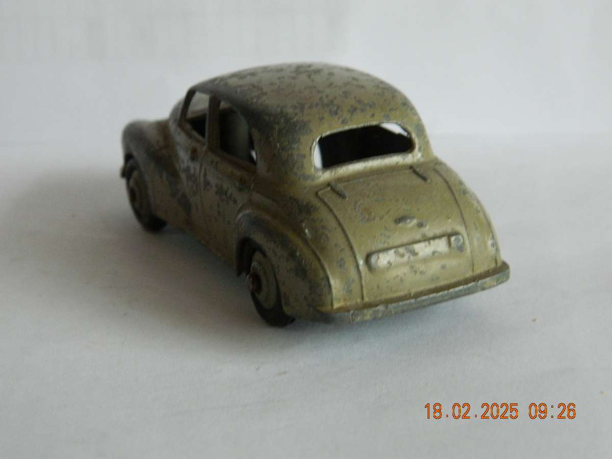 DINKY TOYS  -  159  -  MORRIS OXFORD SALOON