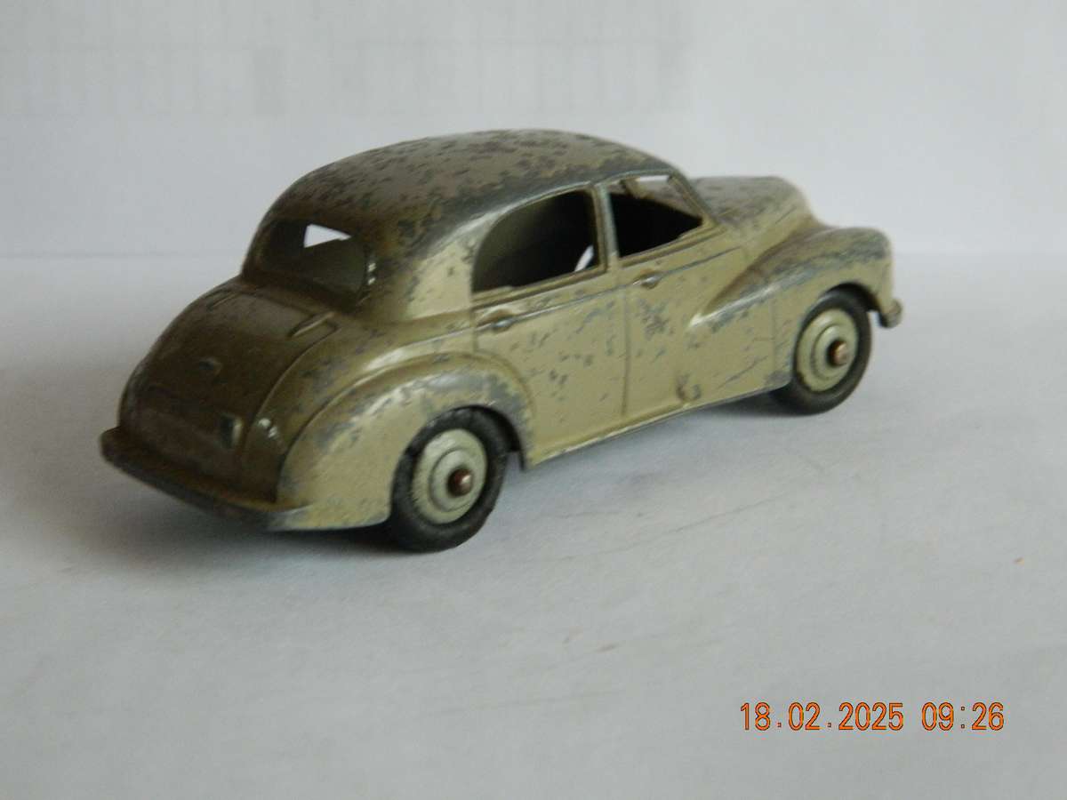 DINKY TOYS  -  159  -  MORRIS OXFORD SALOON