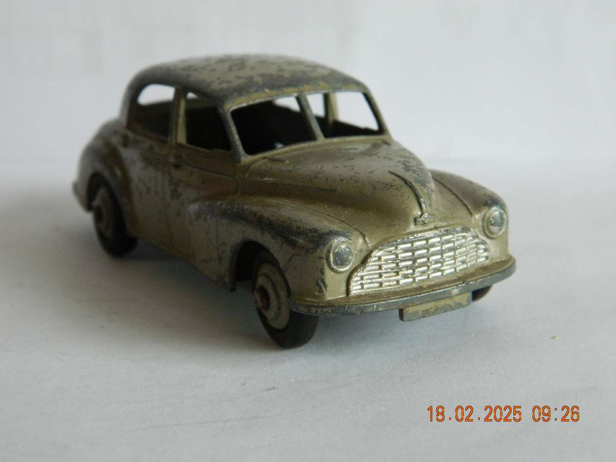 DINKY TOYS  -  159  -  MORRIS OXFORD SALOON