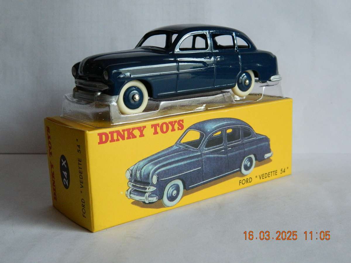 DEAGOSTINI - DINKY TOYS  -  24X  -  FORD VEDETTE