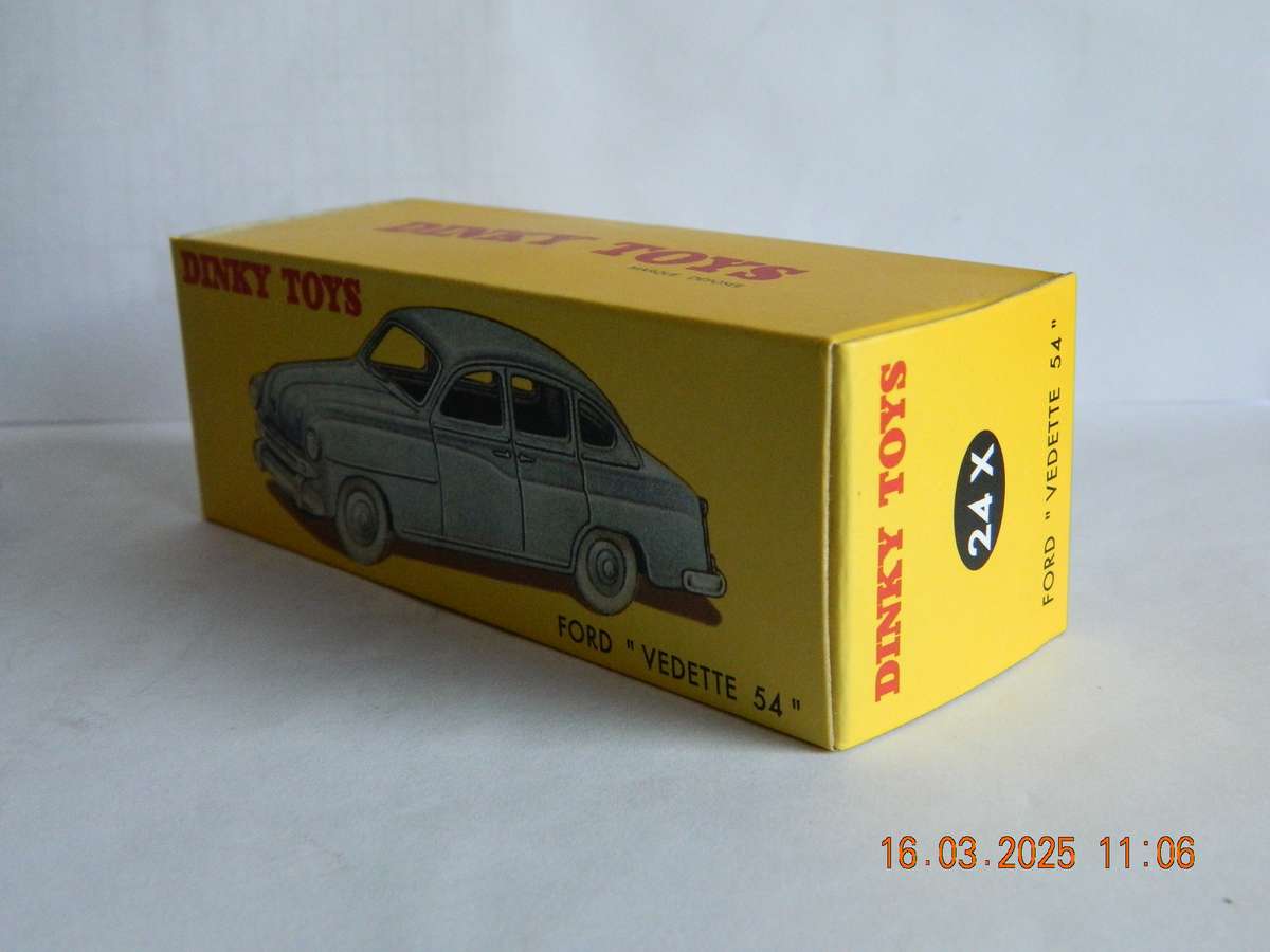 DEAGOSTINI - DINKY TOYS  -  24X  -  FORD VEDETTE